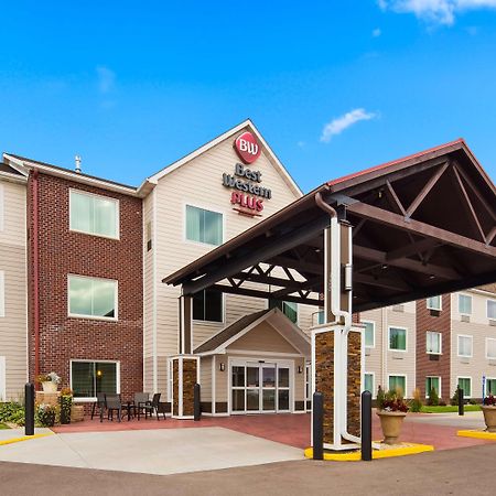 Best Western Plus Menomonie Inn & Suites Bagian luar foto